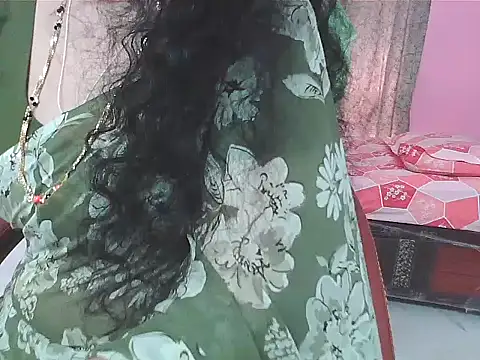 Snapshot of sunitha-3 chatting on October 27, 2025, 6:14 am sunitha-3 online show from October 27, 2025, 6:14 am