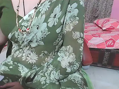 Snapshot of sunitha-3 chatting on October 11, 2025, 6:31 pm sunitha-3 online show from October 11, 2025, 6:31 pm