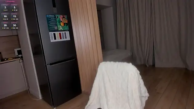 nacumi mi online show from March 22, 2026, 1:34 pm