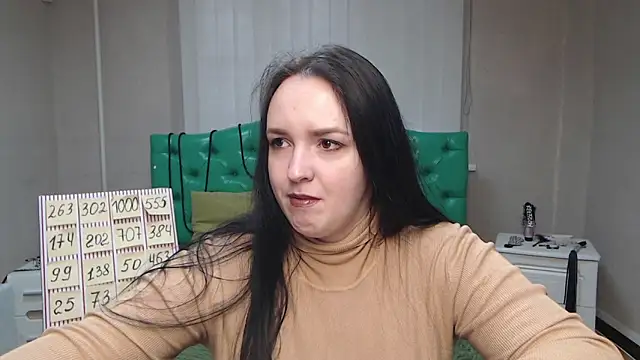 IsabelBlackberry online show from February 10, 2025, 12:08 pm