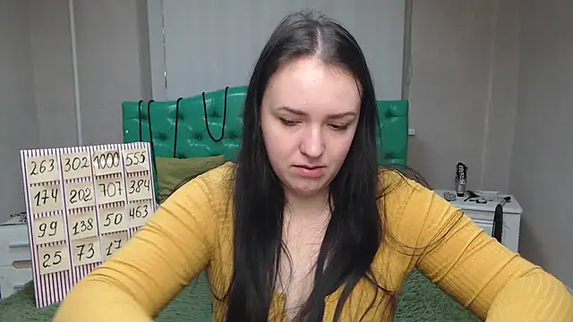 IsabelBlackberry online show from February 3, 2025, 6:02 am