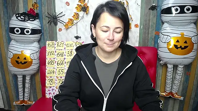 MarieSho online show from November 4, 2025, 6:01 pm