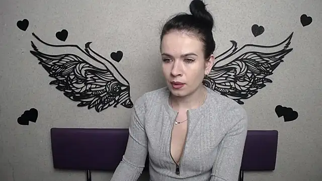 JasmineKouch online show from December 5, 2025, 6:28 pm