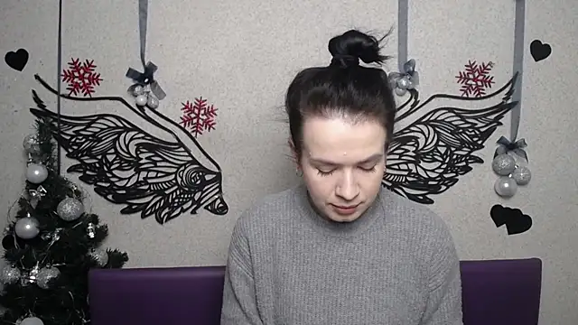 JasmineKouch online show from December 21, 2025, 6:48 am