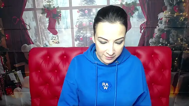 ElizabethSho online show from December 15, 2025, 6:14 pm