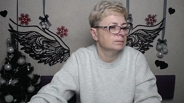 EmiliaGree online show from December 21, 2025, 6:09 pm