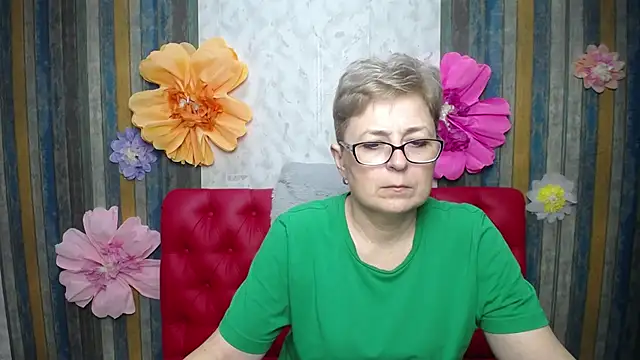 EmiliaGree online show from April 18, 2026, 5:04 pm