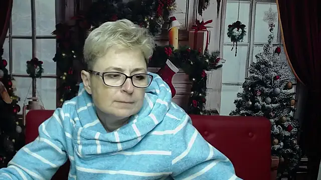 EmiliaGree online show from December 17, 2025, 6:13 pm