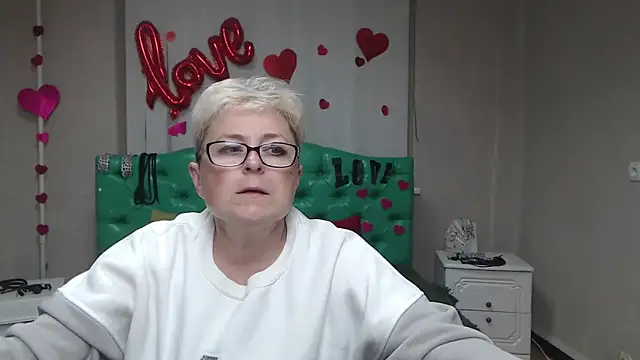 EmiliaGree online show from October 3, 2025, 5:03 pm