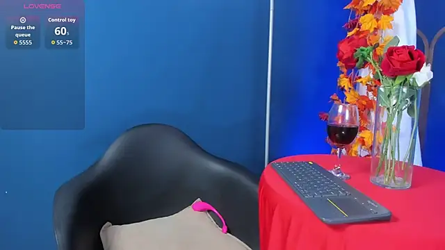 celestelewis online show from November 27, 2025, 7:47 pm