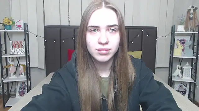 Snapshot of LauraHlot chatting on October 12, 2025, 5:42 am LauraHlot online show from October 12, 2025, 5:42 am