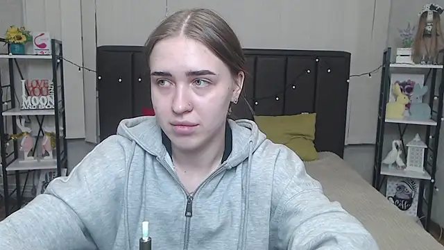 Snapshot of LauraHlot chatting on September 26, 2025, 5:42 pm LauraHlot online show from September 26, 2025, 5:42 pm