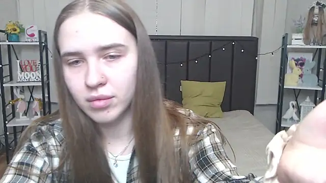 Snapshot of LauraHlot chatting on September 17, 2025, 6:32 pm LauraHlot online show from September 17, 2025, 6:32 pm