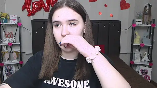 LauraHlot online show from February 18, 2025, 12:59 am