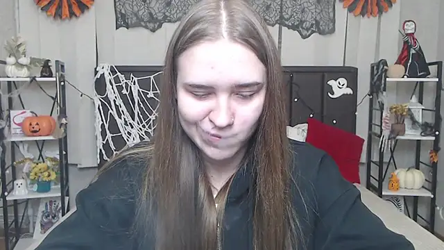 Snapshot of LauraHlot chatting on October 23, 2025, 5:33 pm LauraHlot online show from October 23, 2025, 5:33 pm