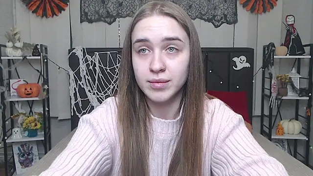 LauraHlot online show from November 1, 2025, 6:51 am