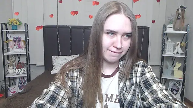Snapshot of LauraHlot chatting on May 2, 2026, 6:13 pm LauraHlot online show from May 2, 2026, 6:13 pm