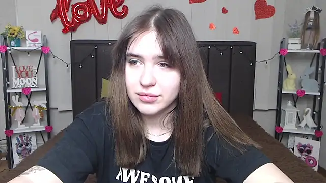 LauraHlot online show from February 17, 2025, 9:32 pm