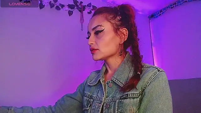 Snapshot of KattleyaGinger24 chatting on January 15, 2025, 2:27 am KattleyaGinger24 online show from January 15, 2025, 2:27 am