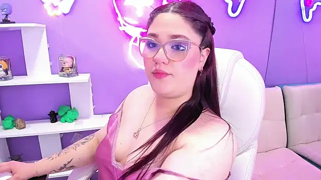 Camiila Osorio online show from September 11, 2025, 7:47 pm