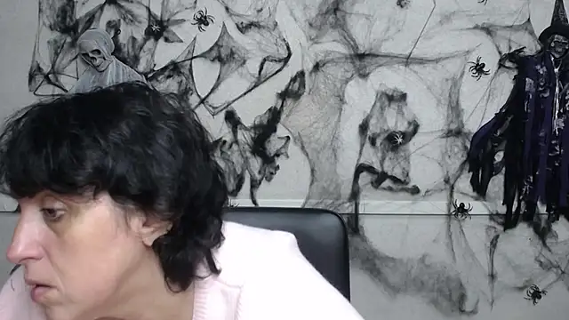 LuciaMii online show from October 22, 2025, 5:01 pm