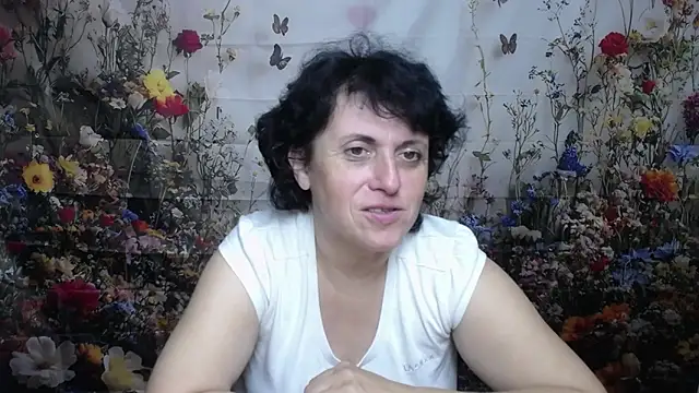 LuciaMii online show from October 12, 2025, 5:09 am