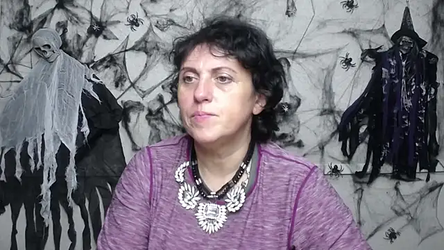 LuciaMii online show from October 19, 2025, 5:05 pm