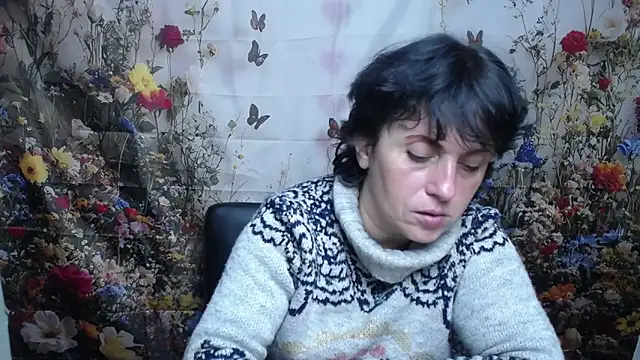 LuciaMii online show from October 15, 2025, 5:10 pm