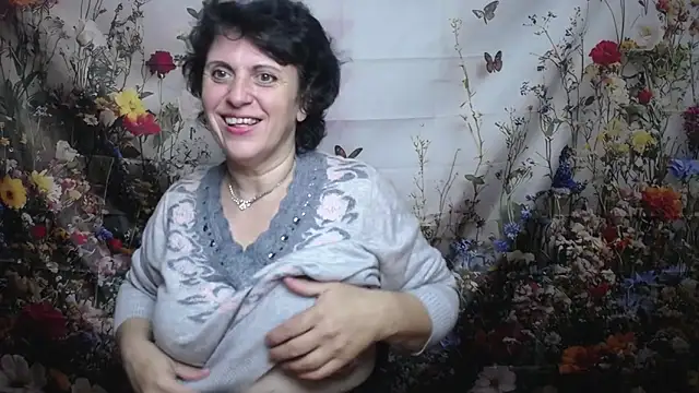 LuciaMii online show from September 12, 2025, 5:07 am