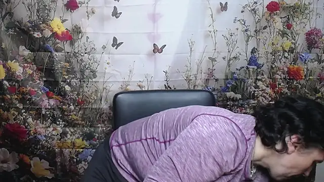 LuciaMii online show from September 27, 2025, 5:02 am