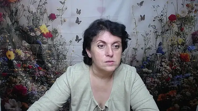 LuciaMii online show from October 7, 2025, 5:03 pm