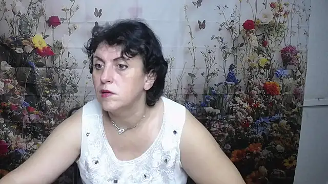 LuciaMii online show from September 21, 2025, 5:01 am