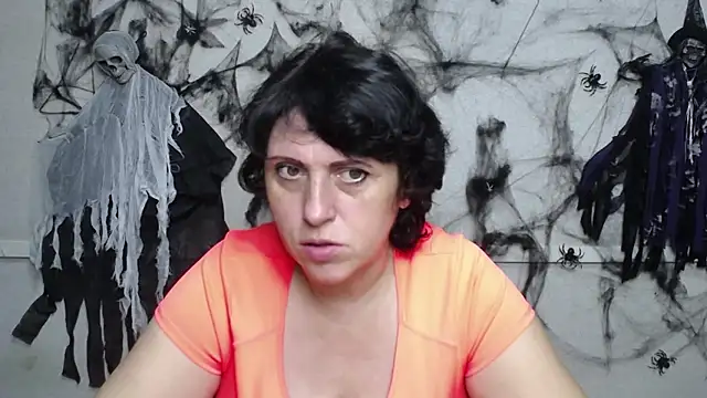 LuciaMii online show from October 25, 2025, 5:06 am