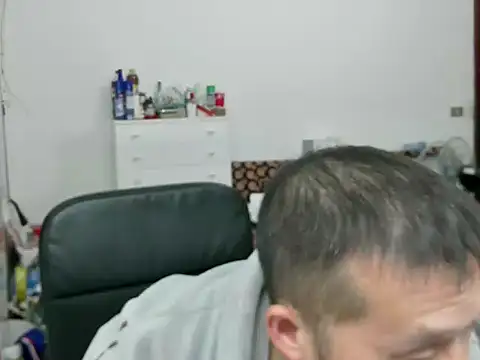 zwc147369 online show from December 14, 2025, 7:52 pm