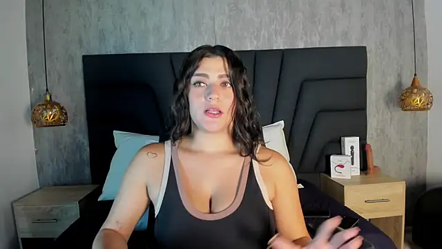 SARA STONE17 online show from March 15, 2025, 11:51 am