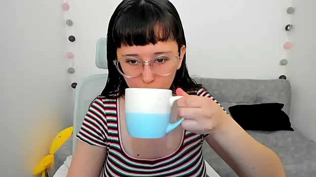 Sofiskies online show from October 28, 2025, 12:44 am