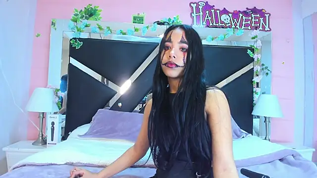 SofiSinfull online show from October 31, 2025, 4:47 pm