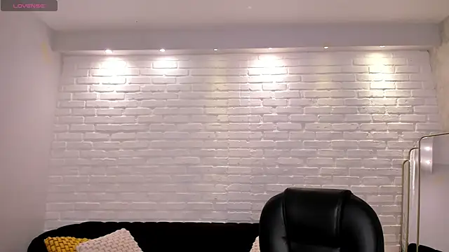 ValeriaVelvet online show from November 17, 2025, 12:09 pm