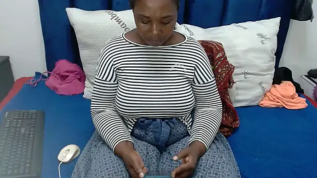 Thickchocolatex2 online show from March 11, 2026, 12:43 pm