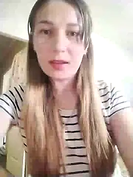 Snapshot of KellyBrante chatting on January 10, 2025, 11:00 am KellyBrante online show from January 10, 2025, 11:00 am