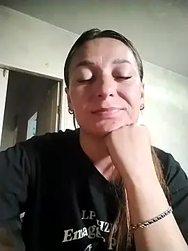 Snapshot of KellyBrante chatting on September 17, 2025, 8:05 am KellyBrante online show from September 17, 2025, 8:05 am