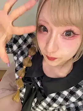 alice  1111 online show from April 13, 2026, 1:04 pm