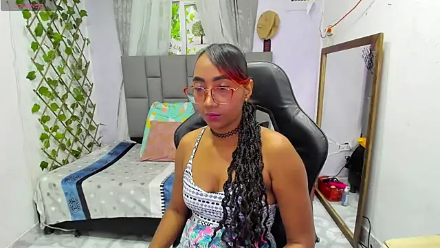 Snapshot of MurphyAngelina chatting on October 16, 2025, 2:20 am MurphyAngelina online show from October 16, 2025, 2:20 am