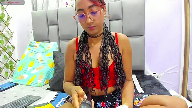 Snapshot of MurphyAngelina chatting on October 10, 2025, 4:46 am MurphyAngelina online show from October 10, 2025, 4:46 am