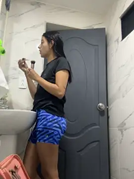 Snapshot of Arilw chatting on October 25, 2025, 1:12 pm Arilw online show from October 25, 2025, 1:12 pm