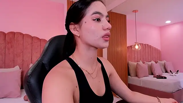 Snapshot of ariel_jonees chatting on September 10, 2025, 5:12 pm ariel jonees online show from September 10, 2025, 5:12 pm