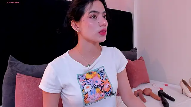 Snapshot of ariel_jonees chatting on September 26, 2025, 6:15 pm ariel jonees online show from September 26, 2025, 6:15 pm