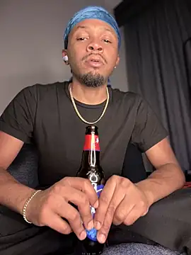 Snapshot of MobyDxck chatting on February 9, 2025, 2:17 am MobyDxck online show from February 9, 2025, 2:17 am