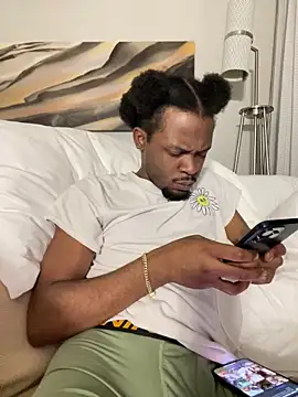 Snapshot of MobyDxck chatting on January 4, 2025, 3:18 am MobyDxck online show from January 4, 2025, 3:18 am