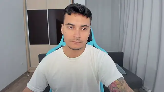 Snapshot of MatMalonne chatting on October 16, 2025, 5:49 am MatMalonne online show from October 16, 2025, 5:49 am